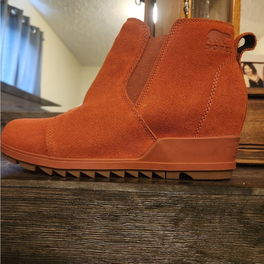 Sorel Sz 9 Wedge Boots Orange